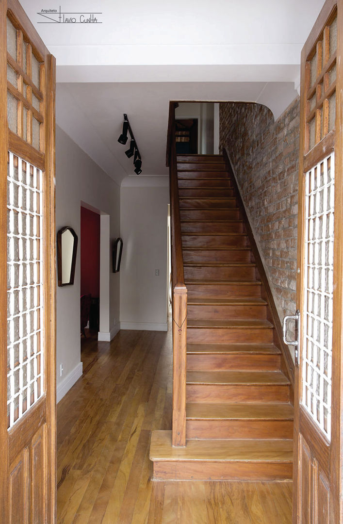 Residencial Liberdade, SET Arquitetura e Construções SET Arquitetura e Construções Classic style corridor, hallway and stairs