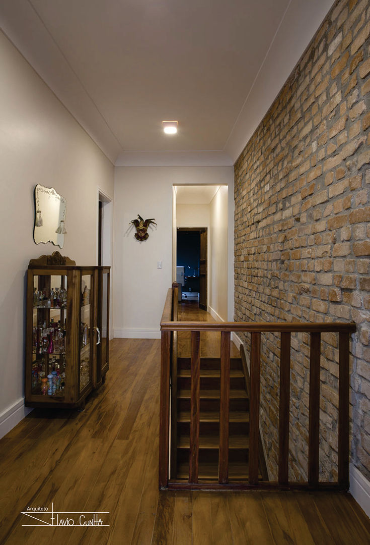 Residencial Liberdade, SET Arquitetura e Construções SET Arquitetura e Construções Classic style corridor, hallway and stairs