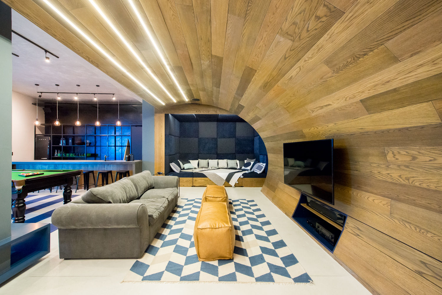 Urban Man Cave, Inhouse Inhouse Salas de estilo industrial