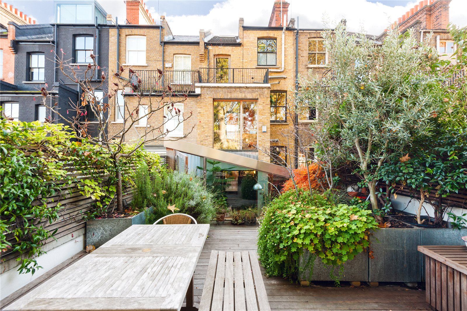 Fashion Street, E1 APT Renovation Ltd Garden