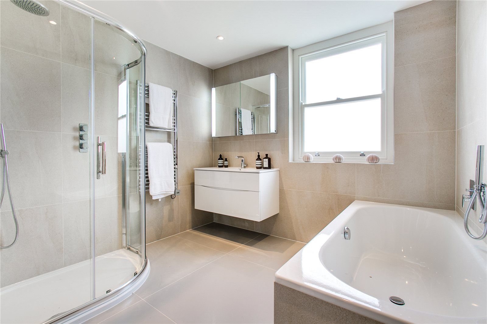 Perrymead Street, SW6, APT Renovation Ltd APT Renovation Ltd Bagno moderno