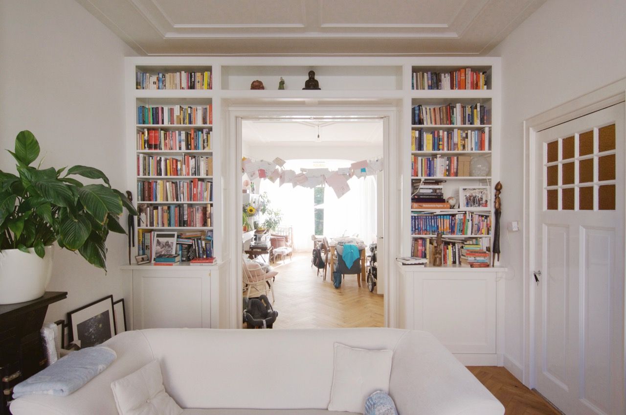 Renovatie woning Admiraal de Ruijterweg, studiopops studiopops Living room Wood Wood effect Cupboards & sideboards