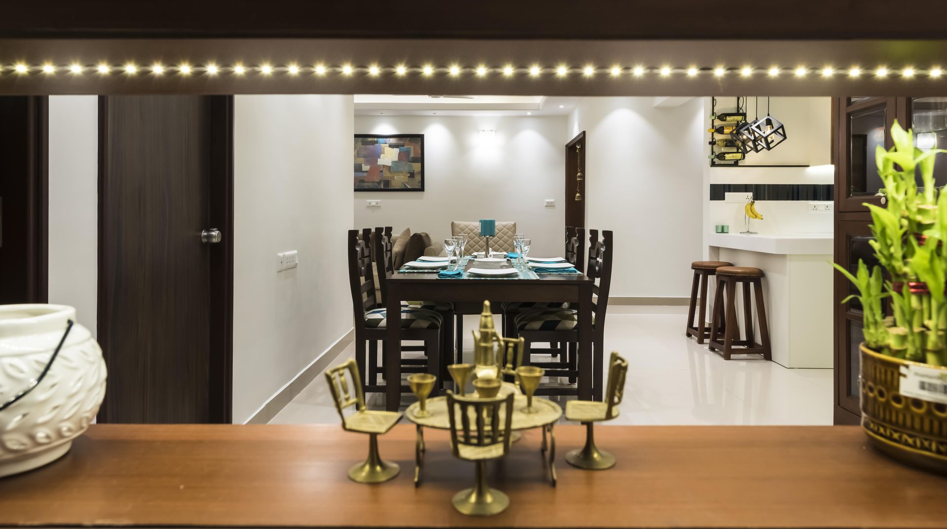 Mantri Serenity Bangalore, Nandita Manwani Nandita Manwani Modern dining room