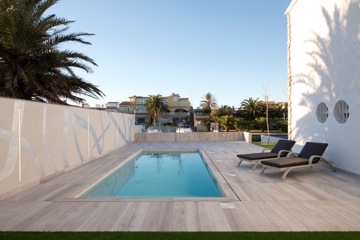 Proyecto integral de vivienda en el mar, HD Arquitectura d'interiors HD Arquitectura d'interiors Minimalist pool