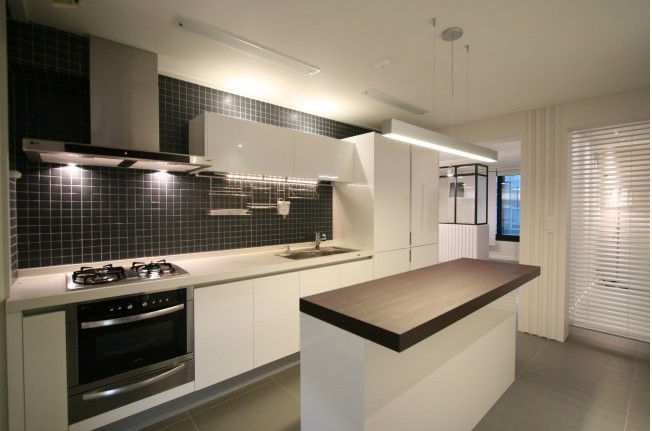 뉴욕풍이 집안으로 들어온 20평대 신혼집 인테리어, 맥퍼니컬러스 맥퍼니컬러스 Кухня в стиле модерн