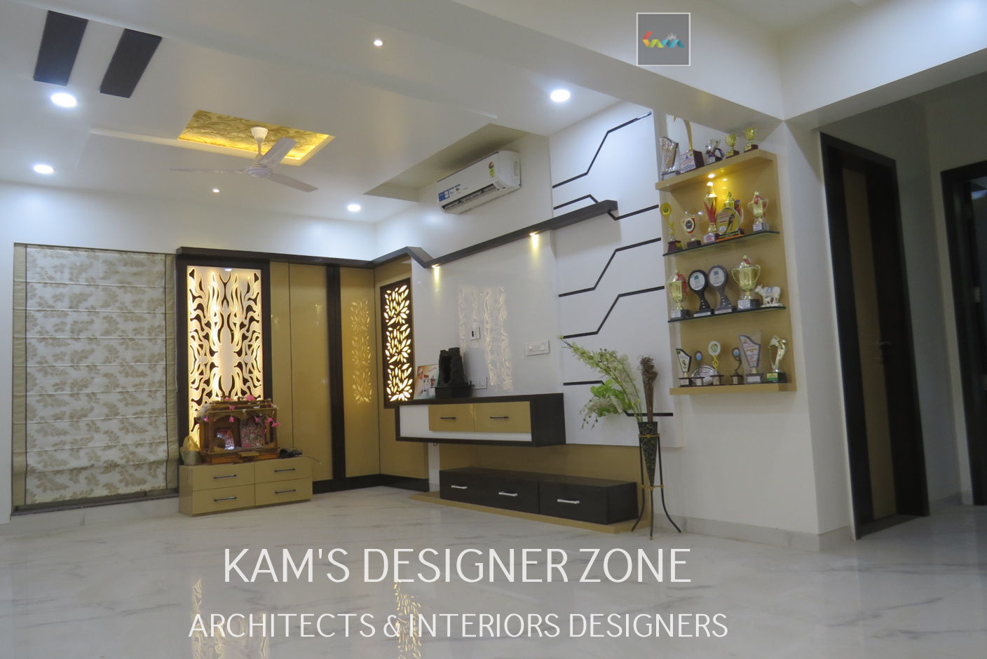 Home Interior Design for PREETI AGARWAL, KAMS DESIGNER ZONE KAMS DESIGNER ZONE Moderne muren & vloeren