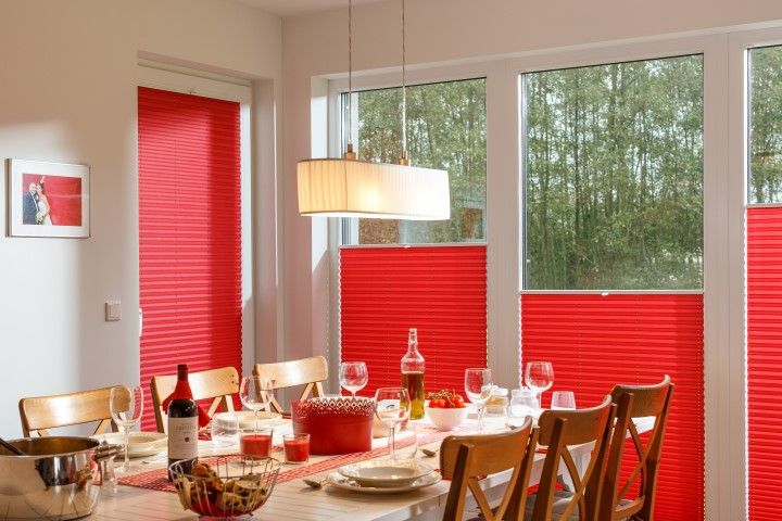 Plissee - Der ideale Sicht- und Sonnenschutz der Marke UNLAND, UNLAND International GmbH UNLAND International GmbH Modern windows & doors Textile Amber/Gold Blinds & shutters