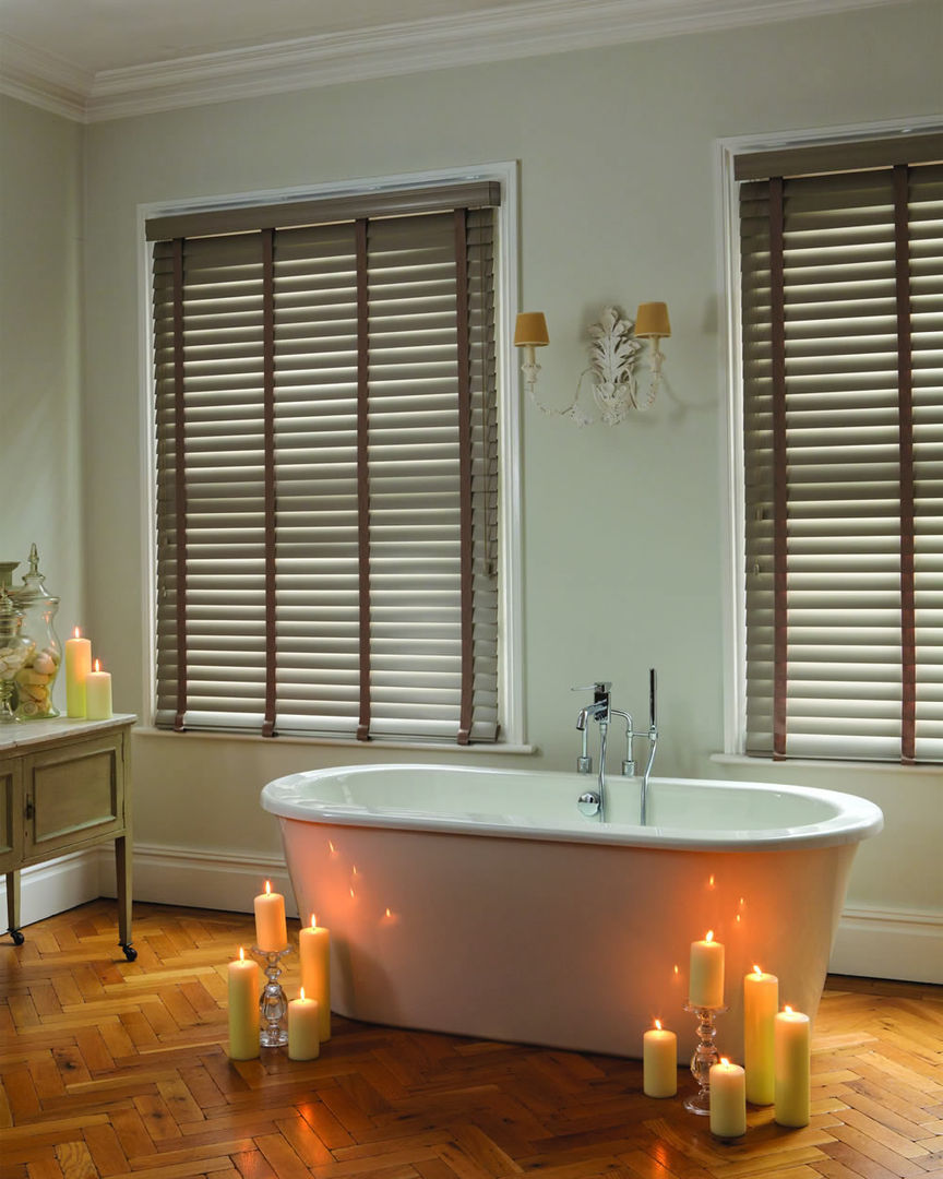 Waterproof Bathroom Wooden Blinds English Blinds Baños de estilo moderno Madera Acabado en madera Textiles y accesorios