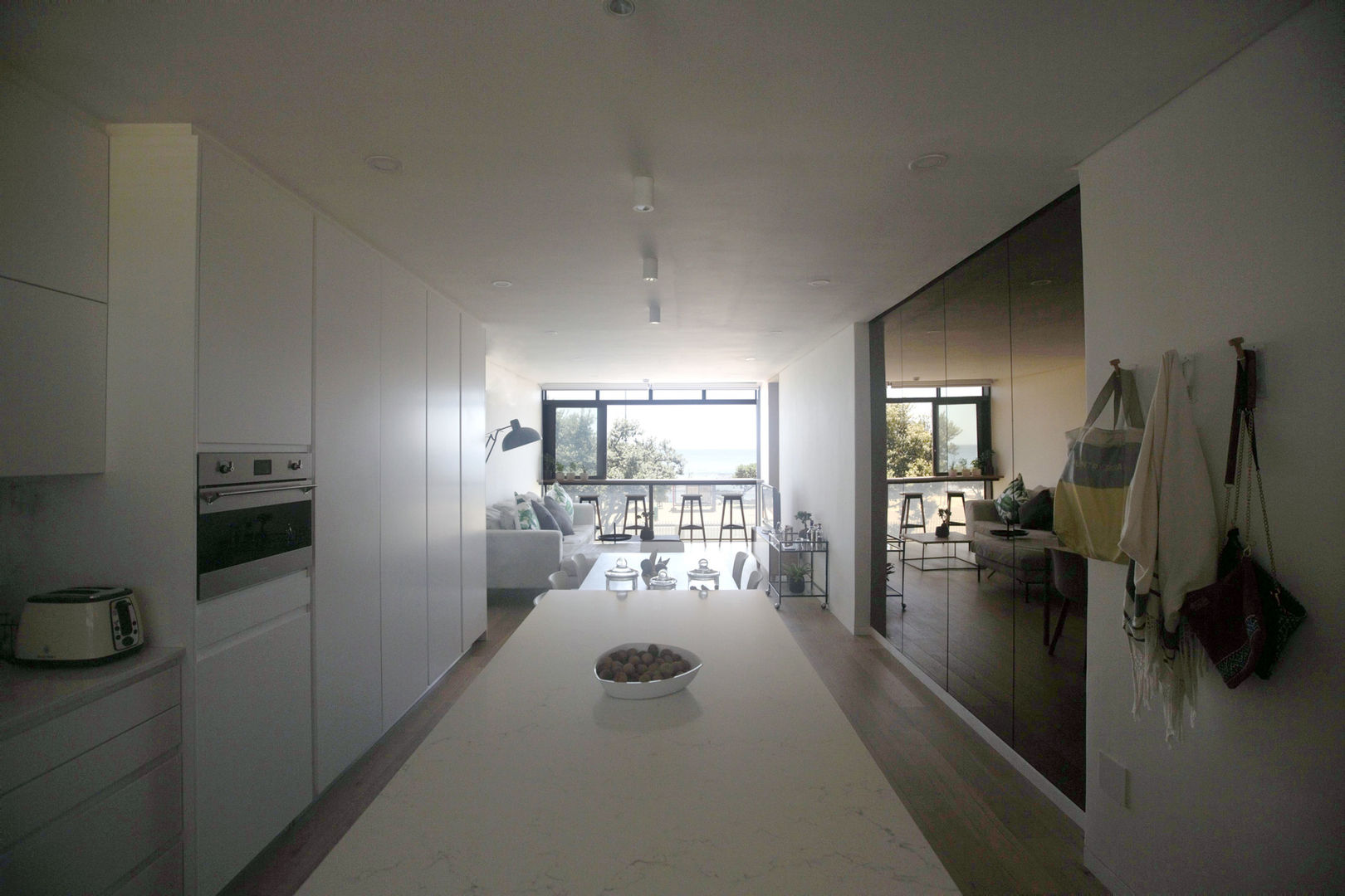 Mouille Point Apartment, Kunst Architecture & Interiors Kunst Architecture & Interiors Modern kitchen