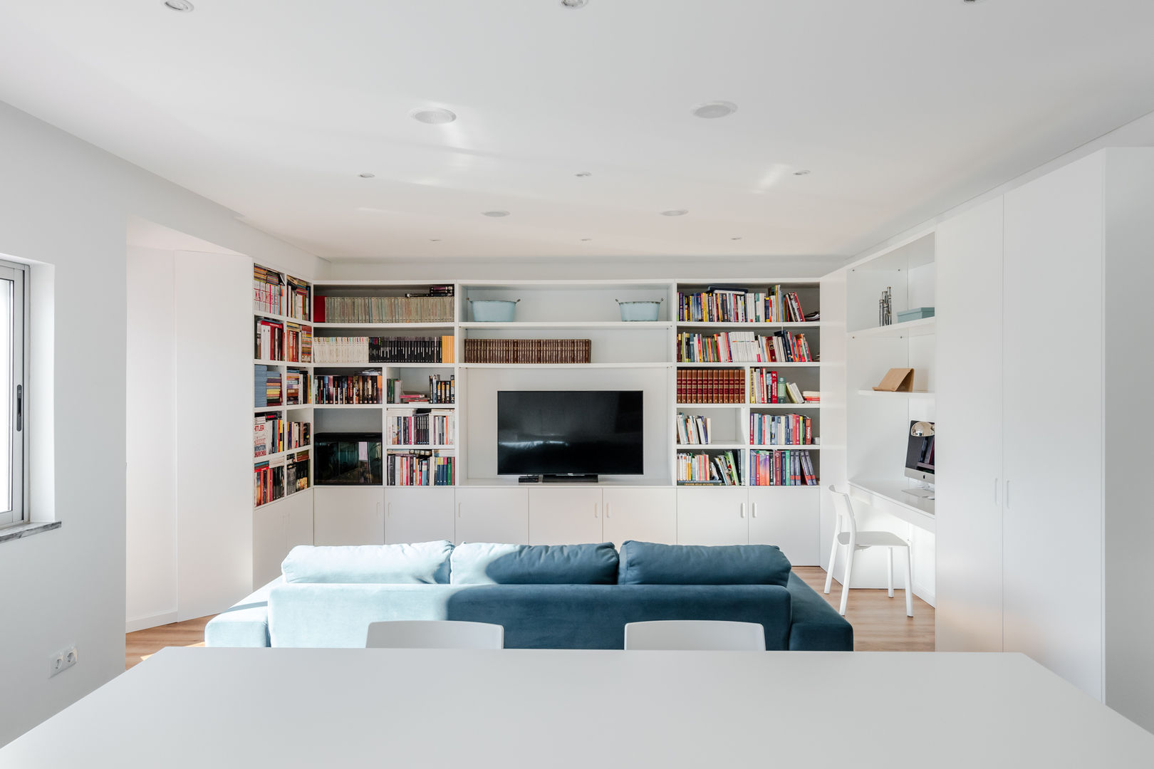 Xavi House, Contexto ® Contexto ® Minimalist living room Engineered Wood Transparent