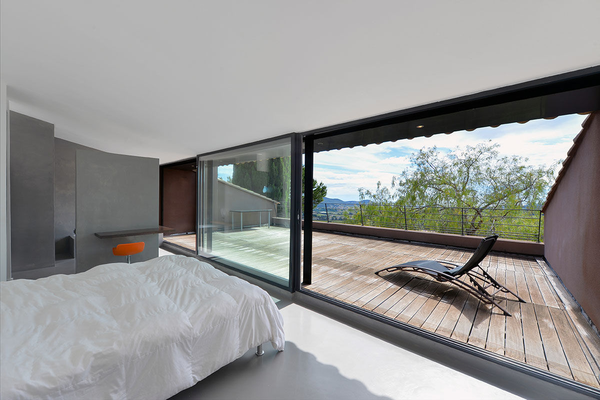 homify Mediterranean style bedroom