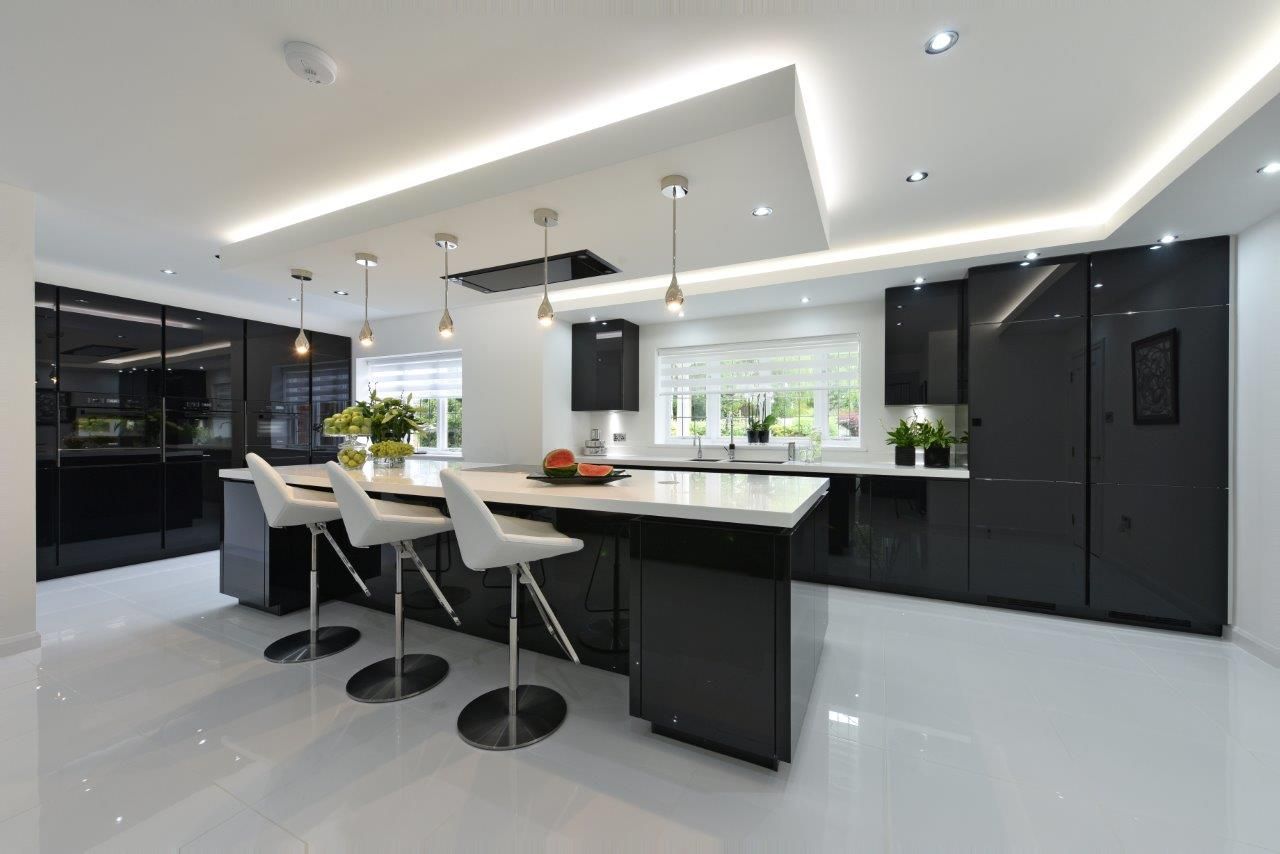 Cheshire Kitchen Diane Berry Kitchens Nowoczesna kuchnia Szkło Alno,Miele,catellan italia,Westin,ceiling extractor,Corian,manchester,prestwich,diane berry,black,white,lighting