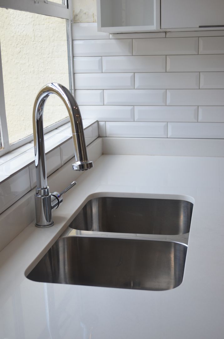 sink Première Interior Designs Modern style kitchen Quartz