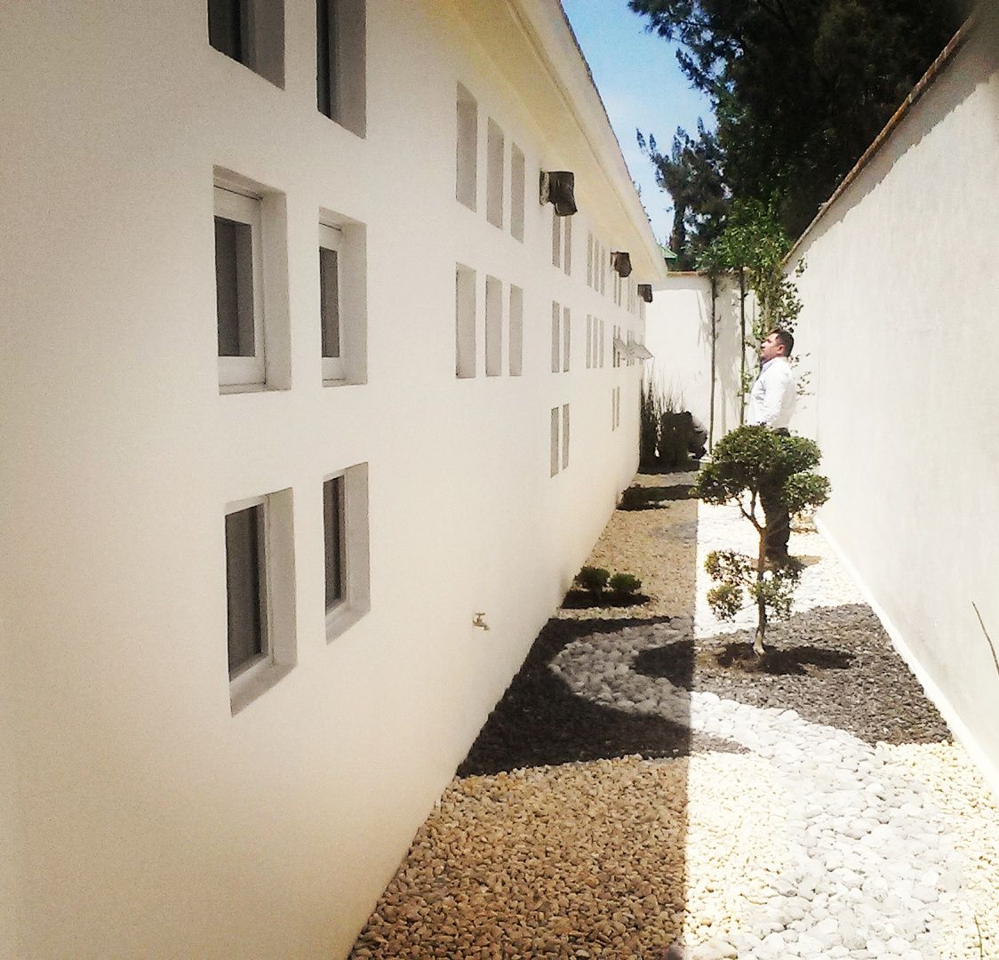 Centro de Salud Emocional del INJUVE , 2M arquitectos 2M arquitectos Minimalist style garden