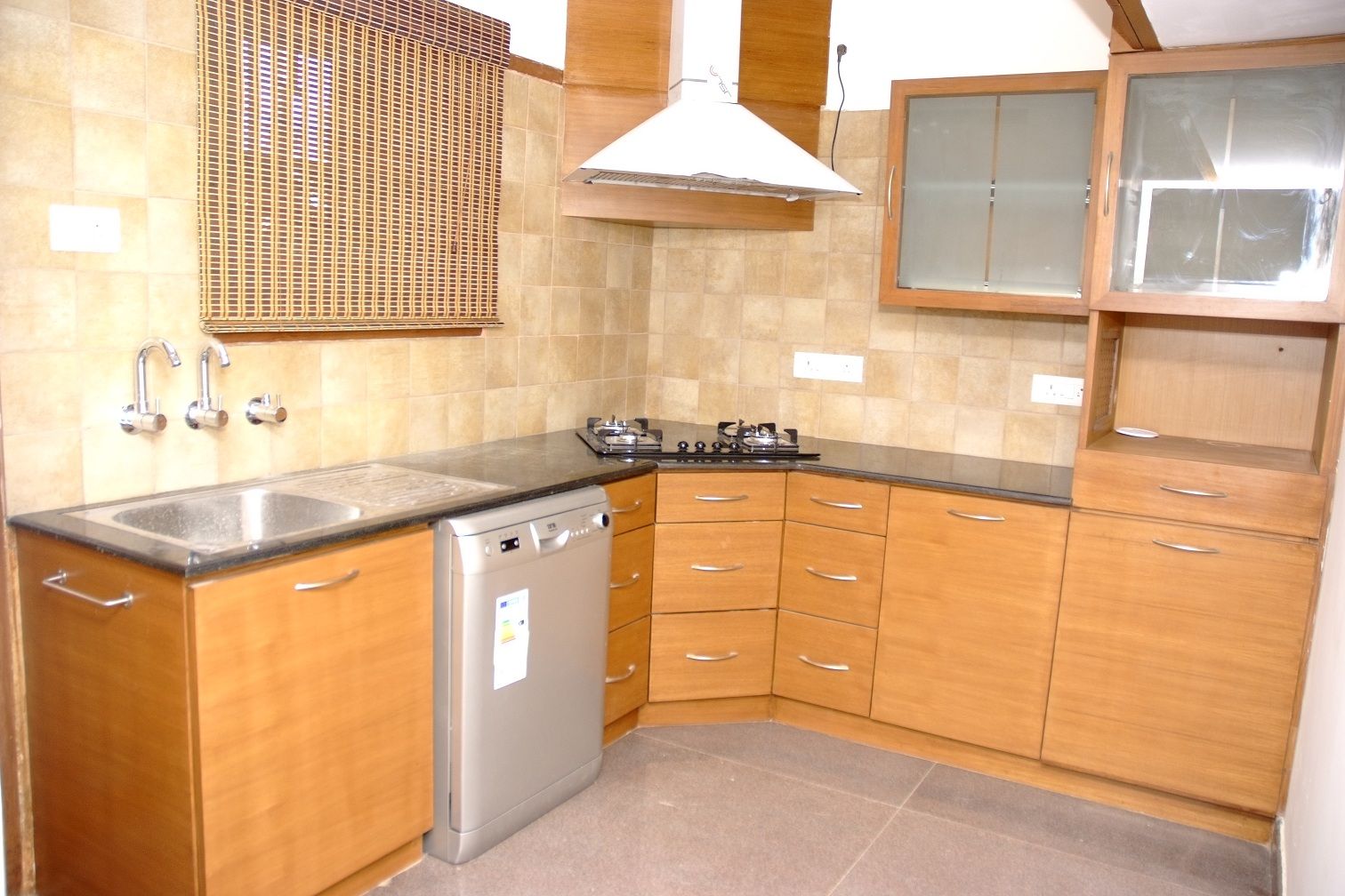 Contemporary L Shaped Kitchen Designs homify Asian style kitchen Plywood L shaped kitchen