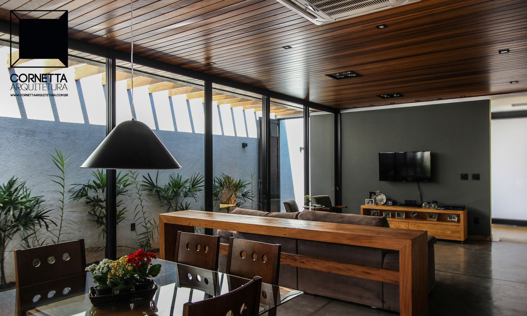 CASA ATS, Cornetta Arquitetura Cornetta Arquitetura Dining room