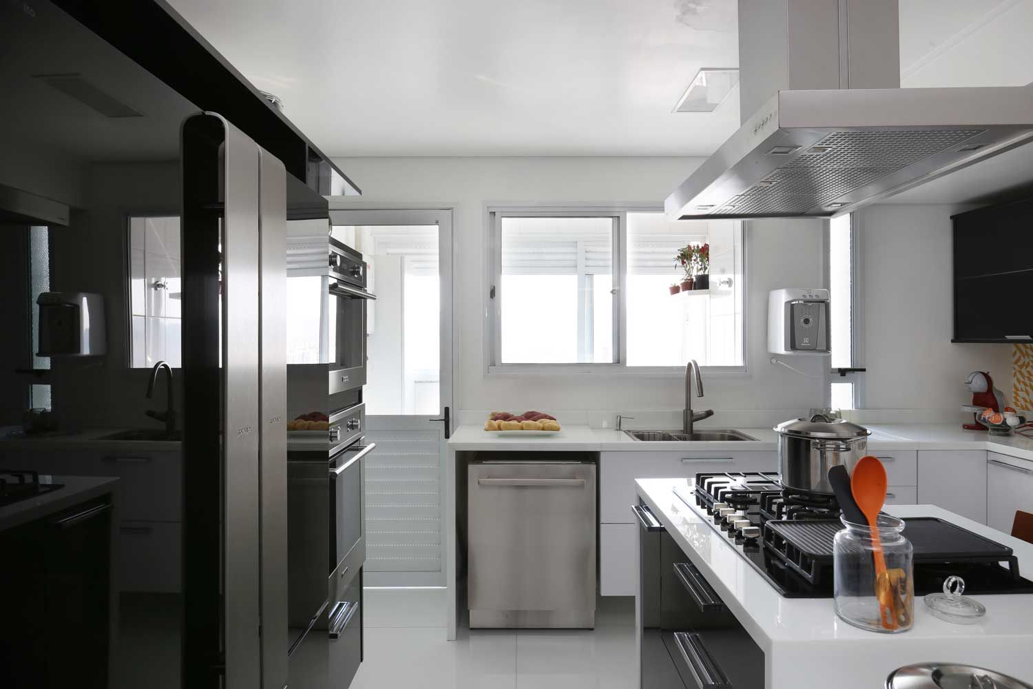 homify Modern Kitchen