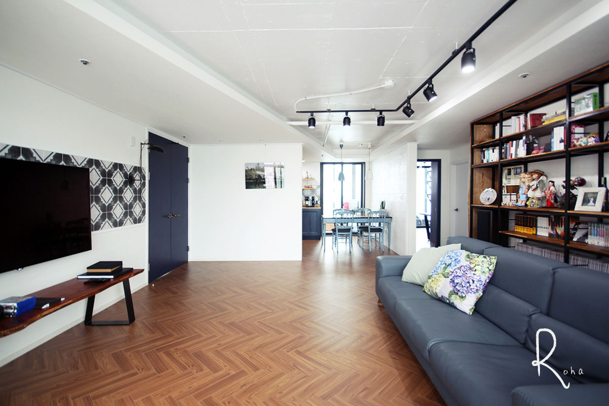 레트로 감성의 43평 아파트인테리어, 로하디자인 로하디자인 ห้องนั่งเล่น ไม้ Wood effect