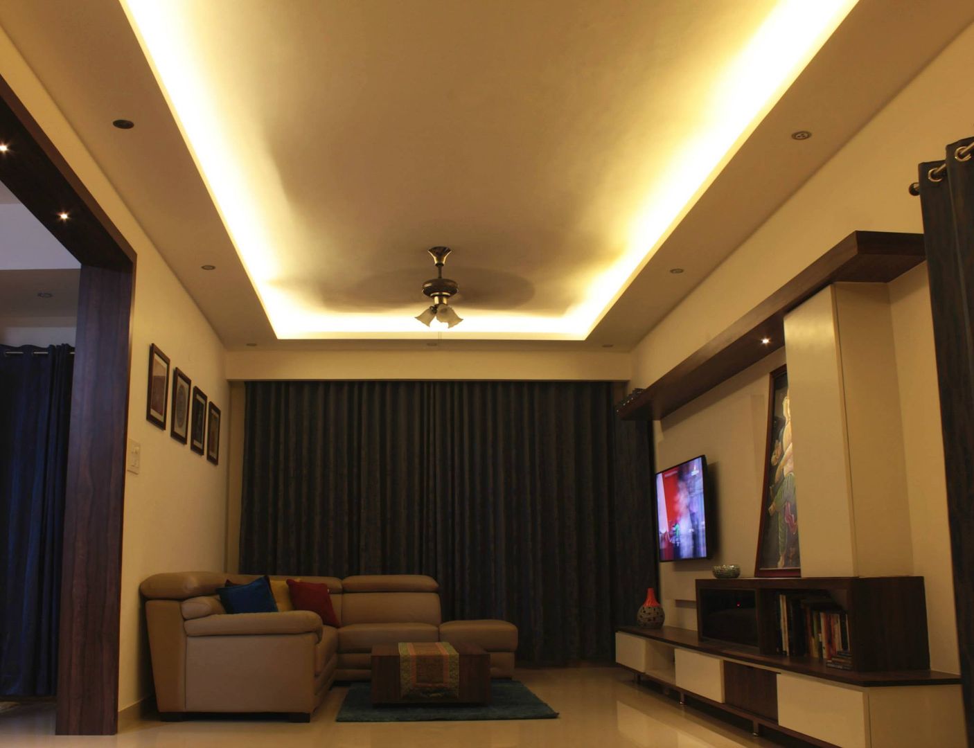 MK Jaiswal House Interior - Mahaveer Laural Apartment, Soul Ziv Architecture Soul Ziv Architecture Livings de estilo moderno