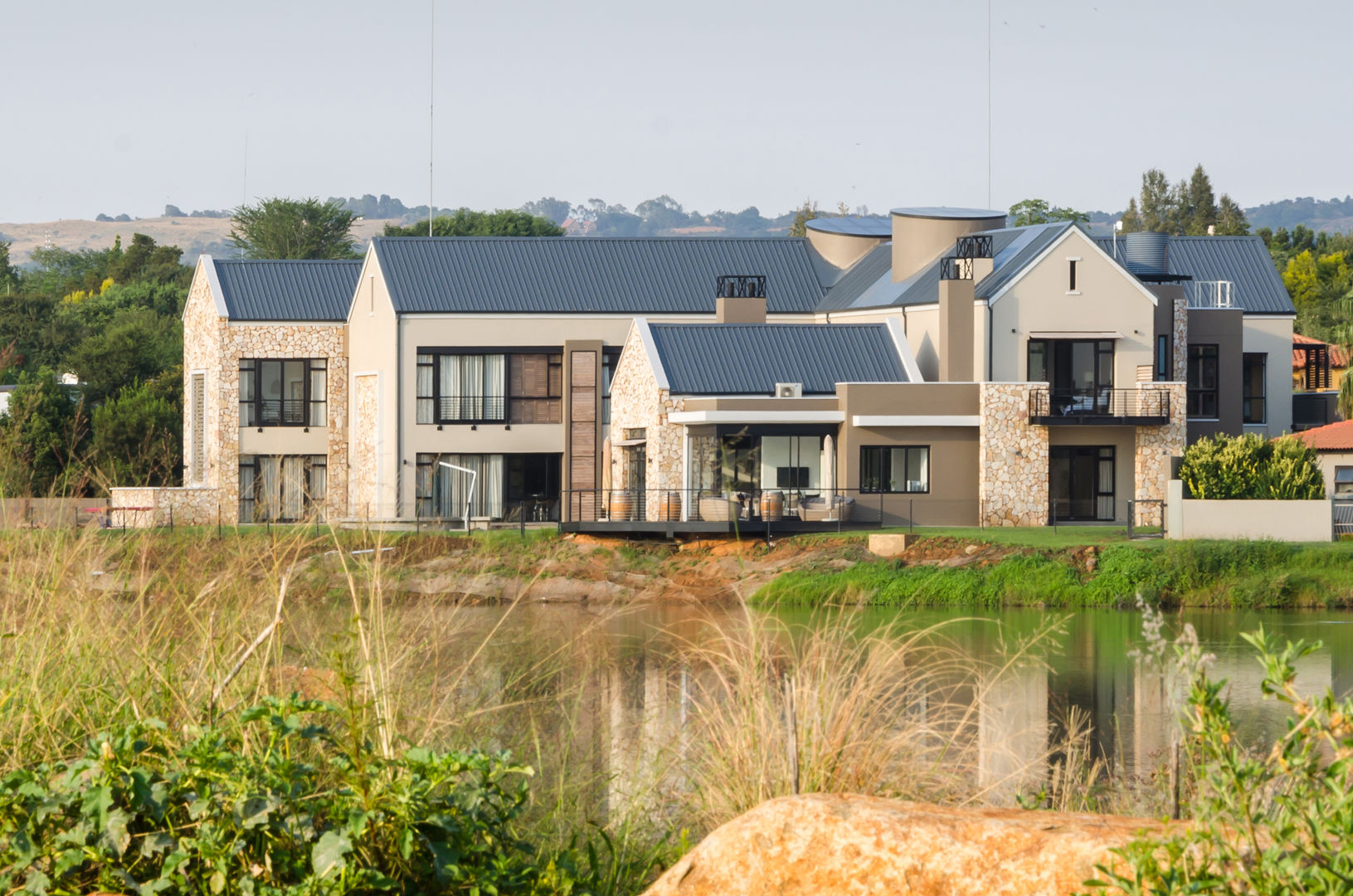 Modern Farmhouse - Silverlakes Nature Reserve, Karel Keuler Architects Karel Keuler Architects منازل