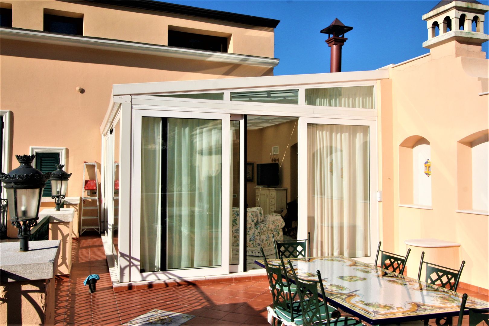 Casa con piscina., Imperatore Architetti Imperatore Architetti Classic style balcony, veranda & terrace