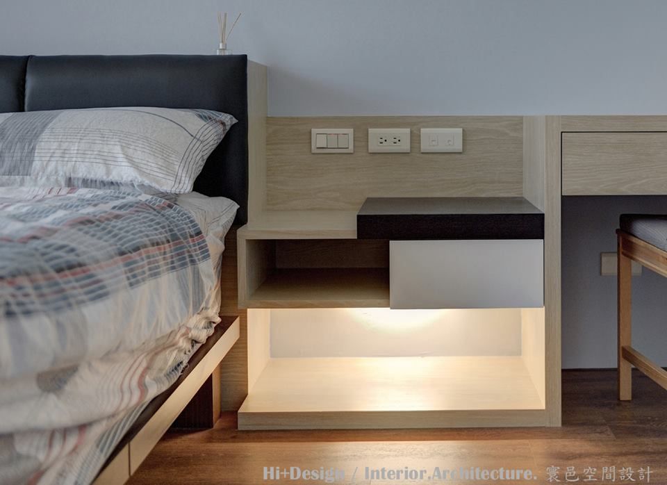 ​床邊櫃 Hi+Design/Interior.Architecture. 寰邑空間設計 Modern style bedroom