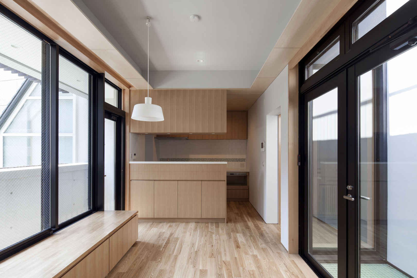 六本木の庫裡, abanba inc. abanba inc. Cocinas de estilo moderno Madera Acabado en madera