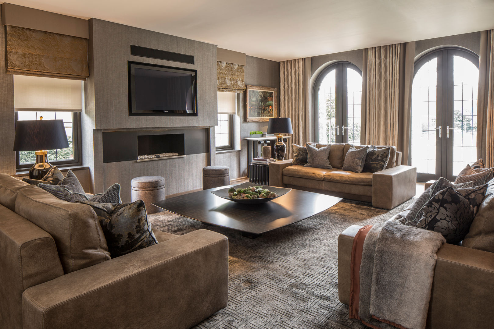 Broad Walk Living Room Roselind Wilson Design Salon moderne interior design,luxury,grey and beige,timber coffee table,leather sofa,textured walls,marble console,fireplace,cashmere throw,luxurious cushions