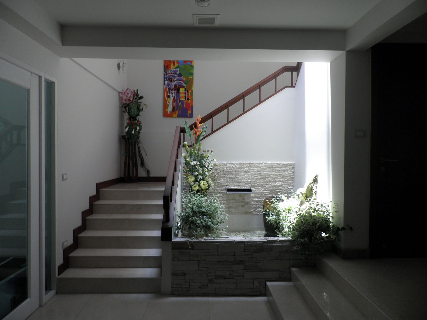 Serenita resident, SDofA Architect SDofA Architect Modern corridor, hallway & stairs