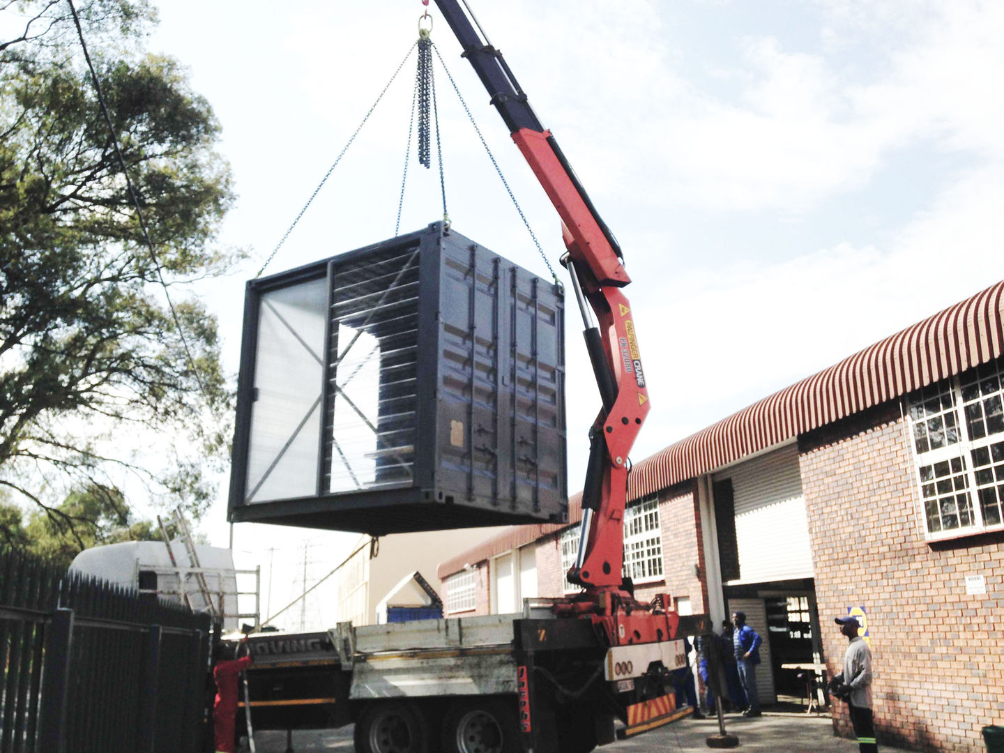Lifting of the container A4AC Architects Commercial spaces Bars & clubs