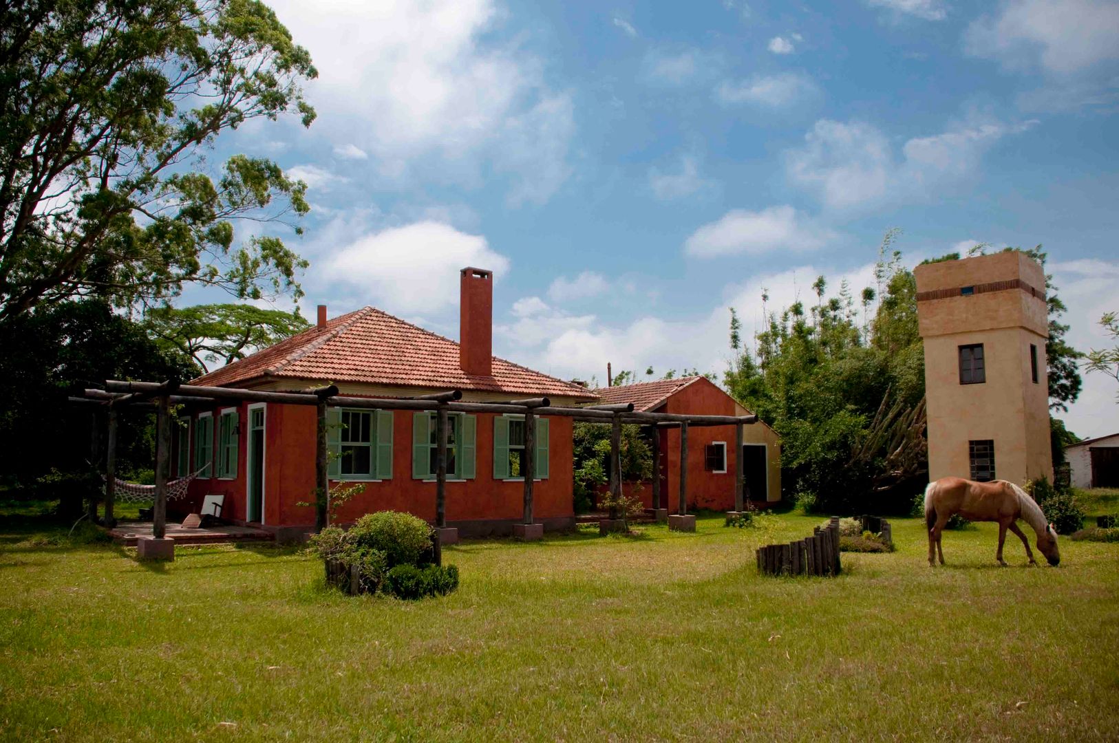 Fazenda Palmares - Ampliação, CABRAL Arquitetos CABRAL Arquitetos Houses