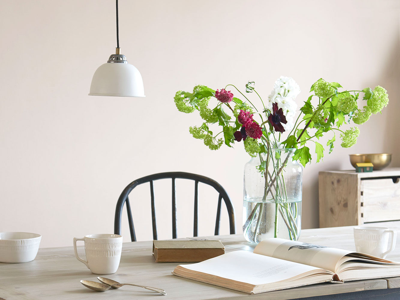 Gaston pendant light in white homify Salle à manger moderne Eclairage