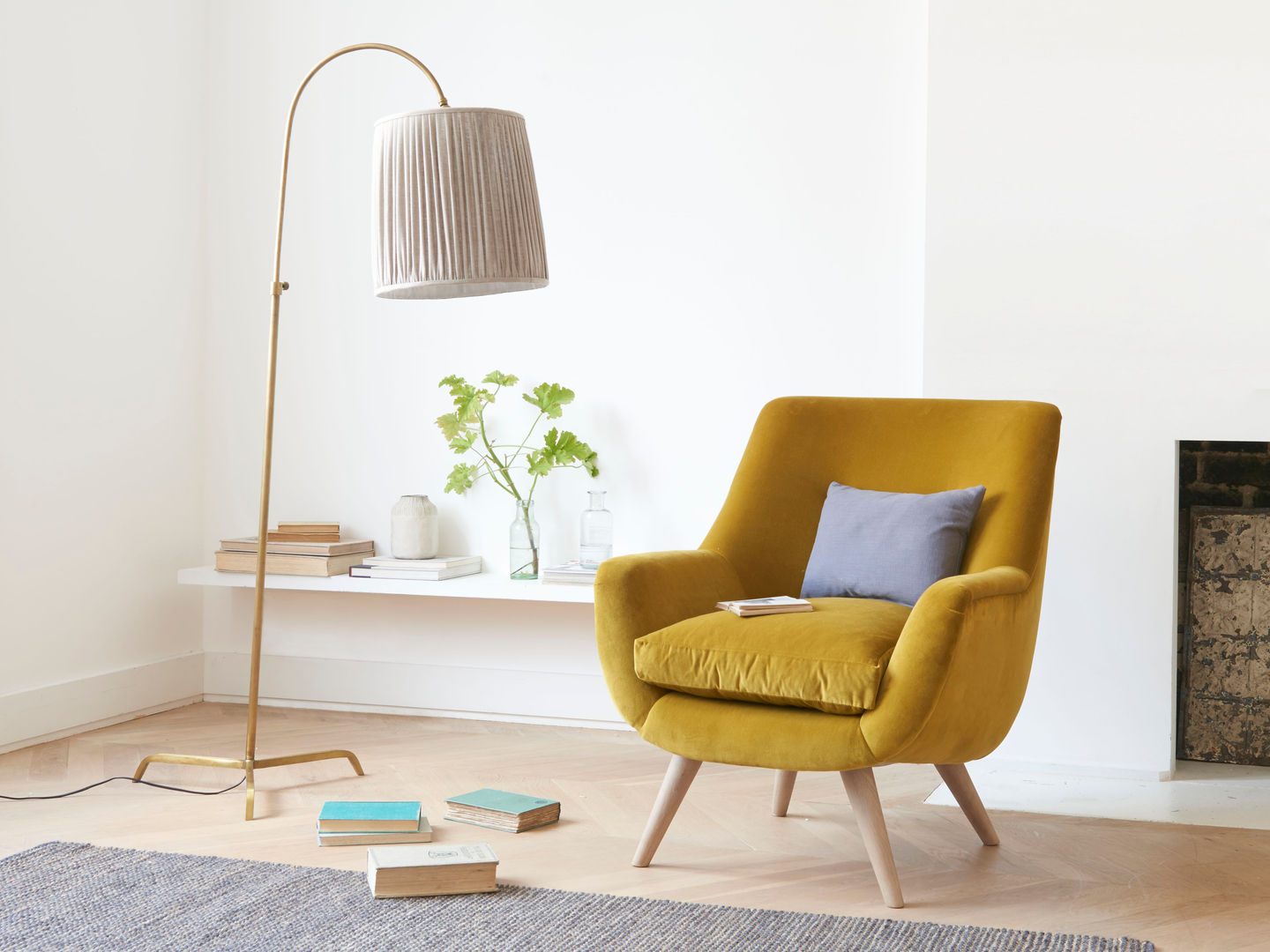 Slam Dunk floor lamp in Brass Loaf Modern living room Lighting