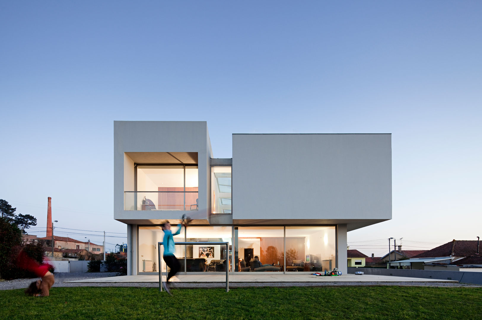 Paramos House, CNLL CNLL Modern houses