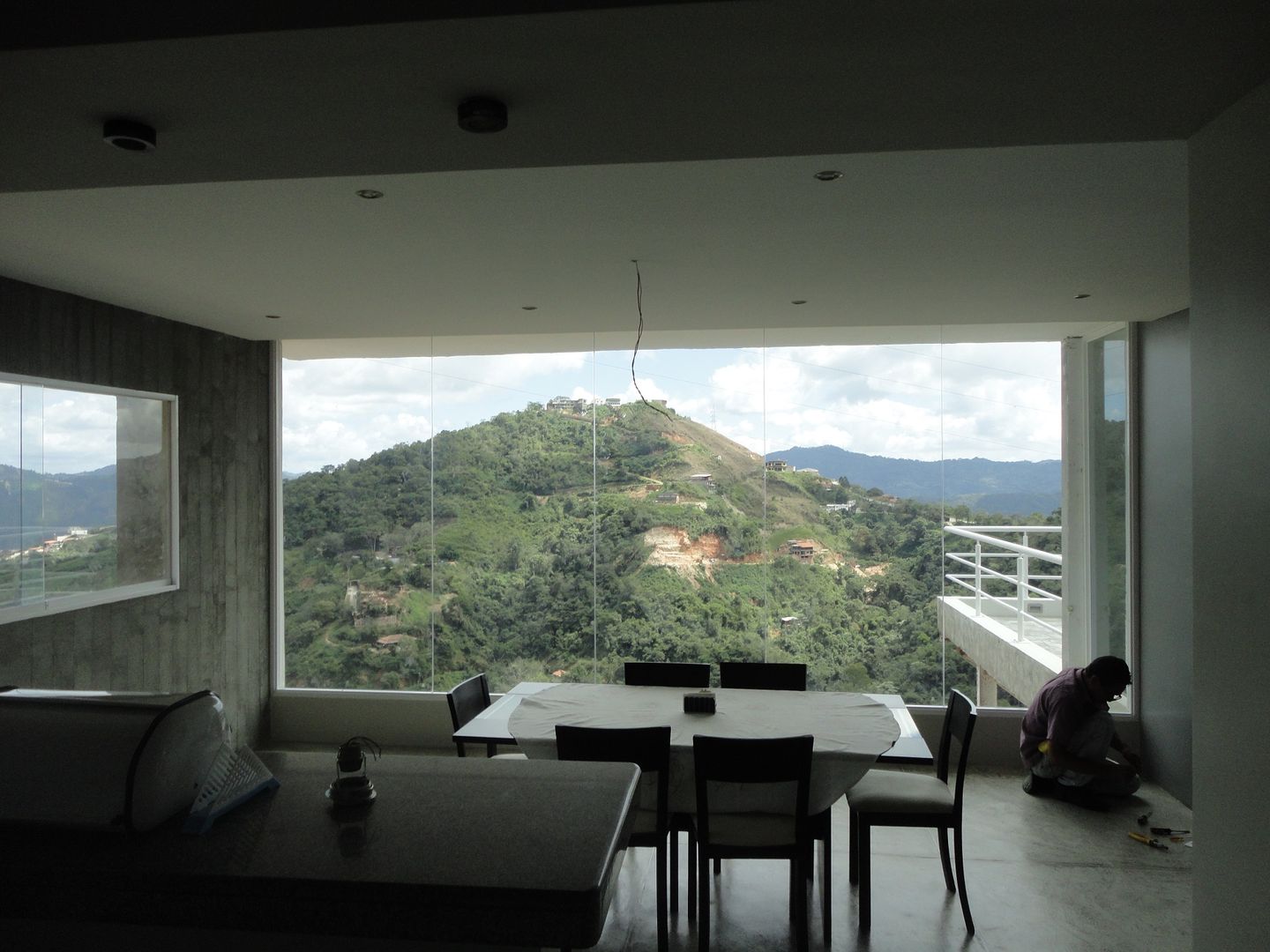 Casa en El Hatillo, MARATEA estudio MARATEA estudio Minimalist dining room Concrete