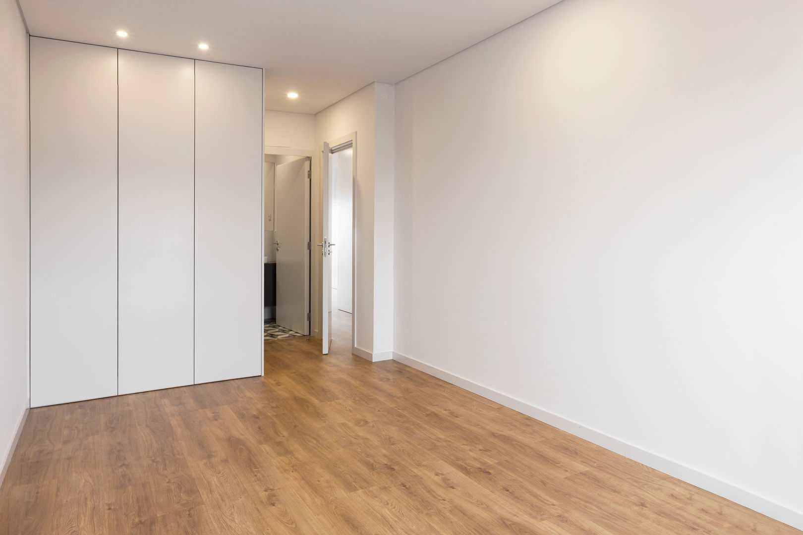 Remodelação Apartamento Cividade - Braga, Criat Lda Criat Lda Dormitorios de estilo minimalista
