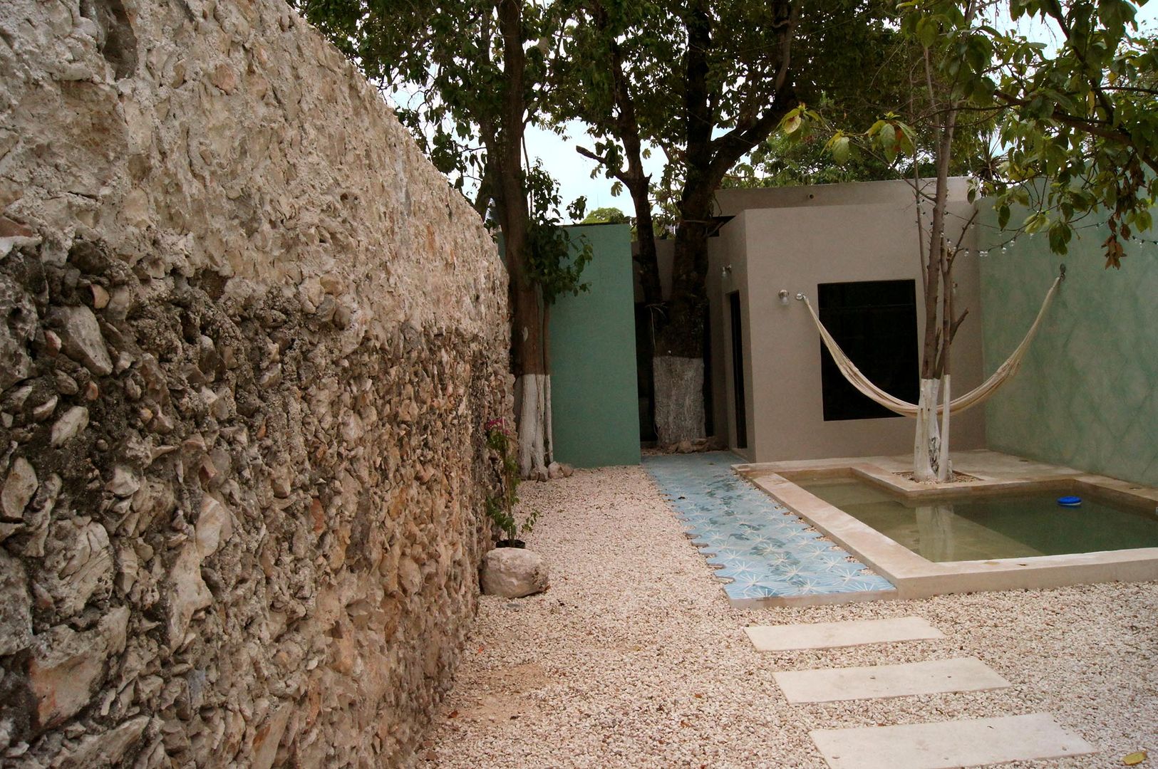 Casa del Aljibe, Quinto Distrito Arquitectura Quinto Distrito Arquitectura Balcones y terrazas eclécticos