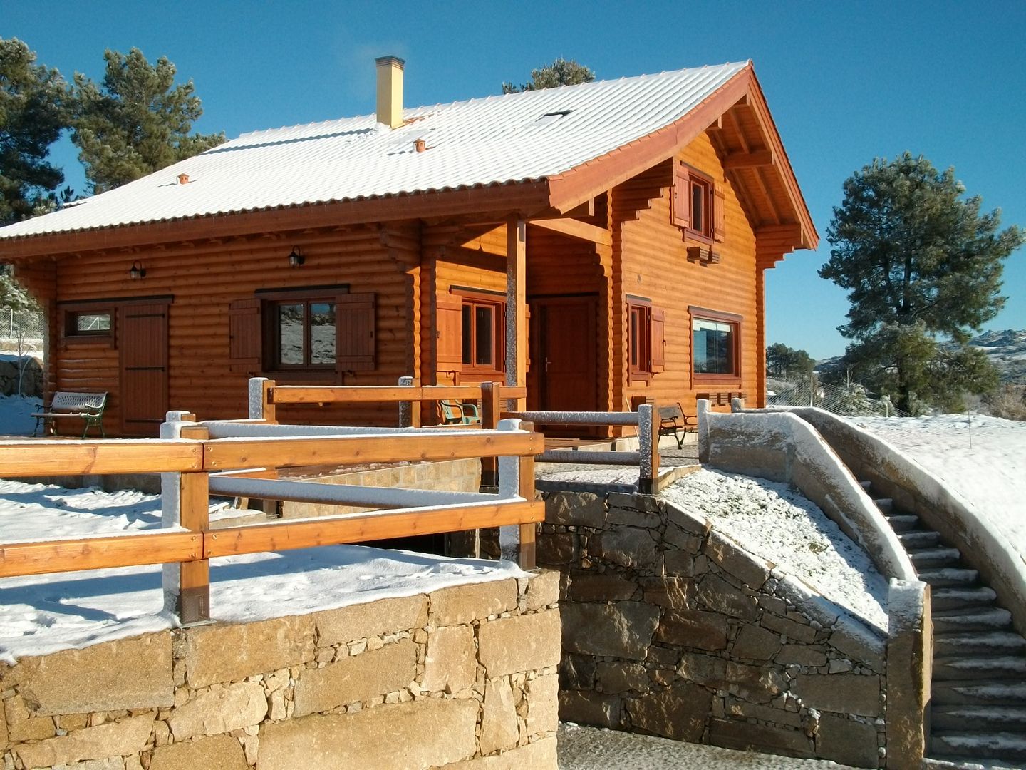 RUSTICASA | 100 projetos | Portugal + Espanha, RUSTICASA RUSTICASA Wooden houses Solid Wood Multicolored