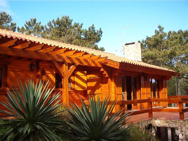 RUSTICASA | 100 projetos | Portugal + Espanha, RUSTICASA RUSTICASA Wooden houses Solid Wood Multicolored