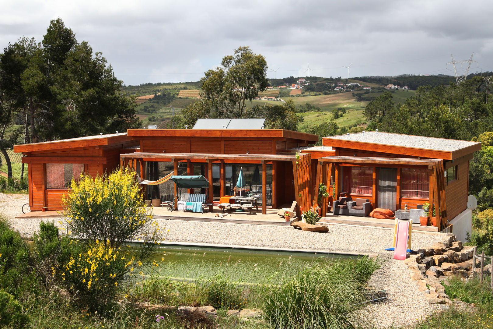 RUSTICASA | 100 projetos | Portugal + Espanha, RUSTICASA RUSTICASA Holzhaus Massivholz Mehrfarbig