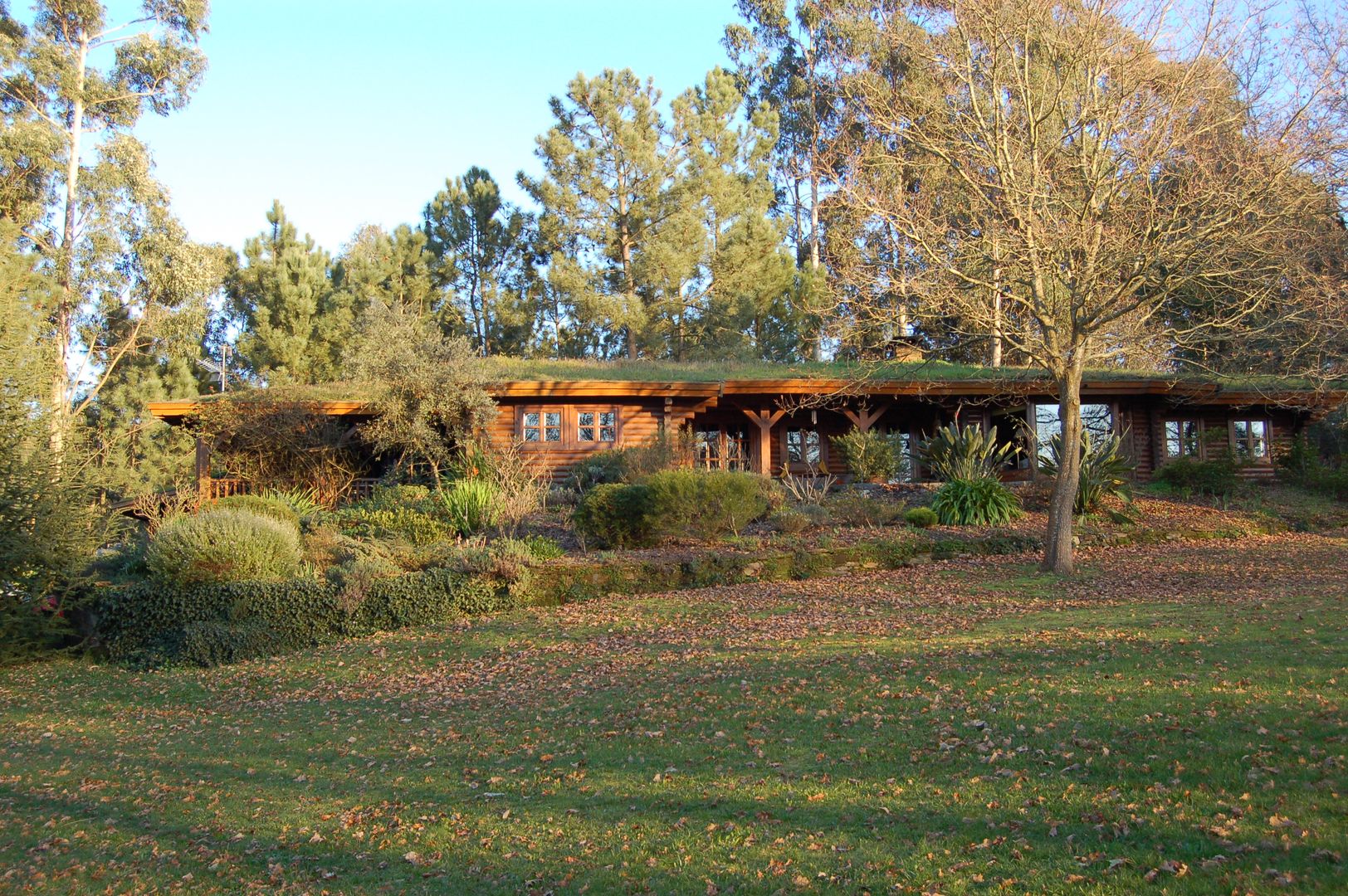 RUSTICASA | 100 projetos | Portugal + Espanha, RUSTICASA RUSTICASA Casas de madera Madera maciza Multicolor