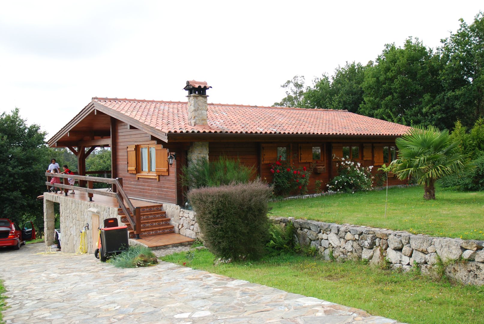 RUSTICASA | 100 projetos | Portugal + Espanha, RUSTICASA RUSTICASA Wooden houses Solid Wood Multicolored