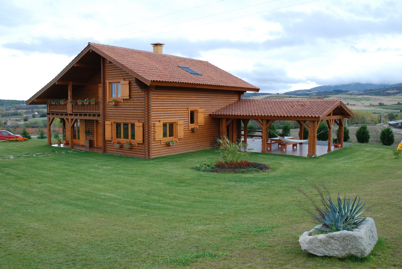 RUSTICASA | 100 projetos | Portugal + Espanha, RUSTICASA RUSTICASA Wooden houses Solid Wood Multicolored