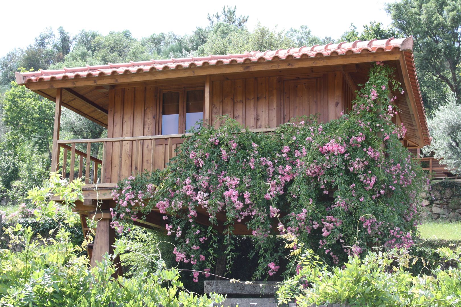 RUSTICASA | 100 projetos | Portugal + Espanha, RUSTICASA RUSTICASA Casas de madera Madera Acabado en madera