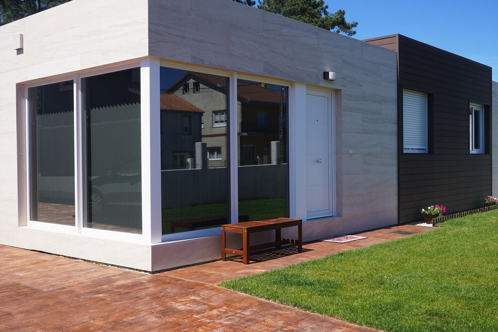 Casa prefabricada Cube 75 homify Casas estilo moderno: ideas, arquitectura e imágenes