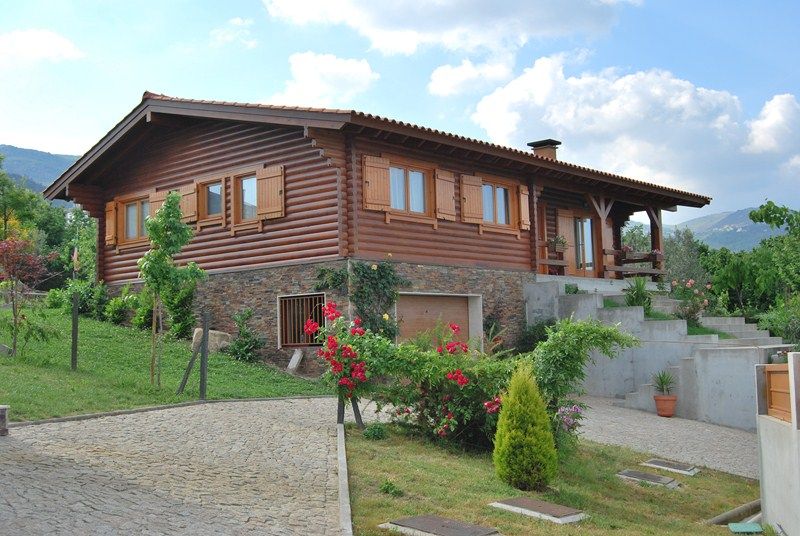 RUSTICASA | 100 projetos | Portugal + Espanha, RUSTICASA RUSTICASA Wooden houses Solid Wood Multicolored