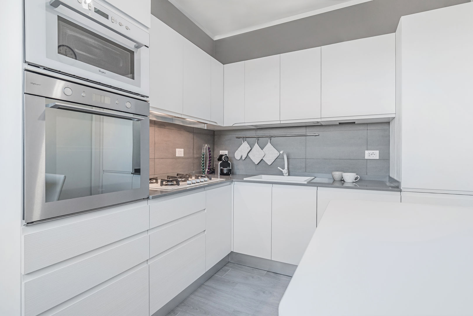 Ristrutturazione appartamento di 82 mq a Milano, San Siro, Facile Ristrutturare Facile Ristrutturare Modern kitchen