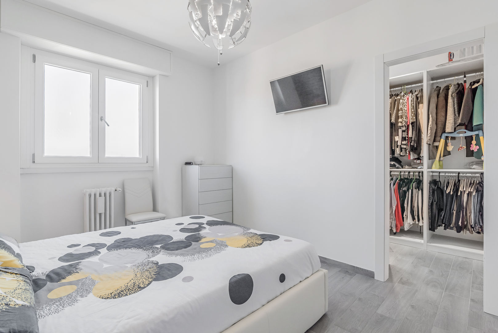 Ristrutturazione appartamento di 82 mq a Milano, San Siro, Facile Ristrutturare Facile Ristrutturare Modern style bedroom