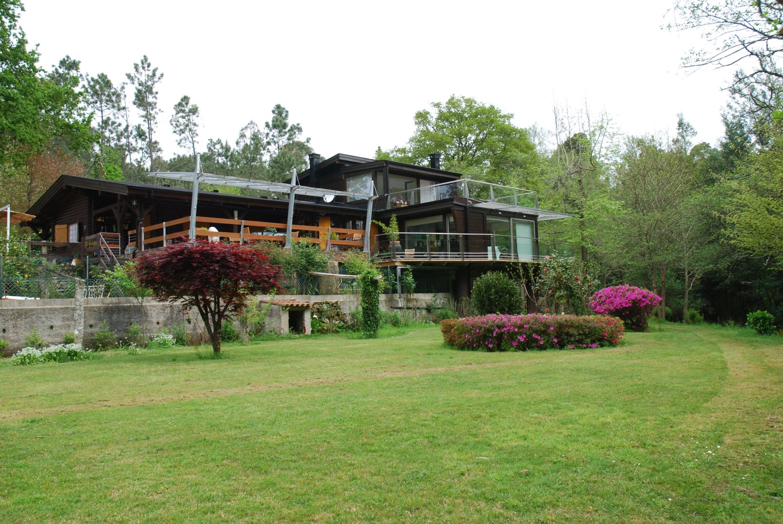 RUSTICASA | 100 projetos | Portugal + Espanha, RUSTICASA RUSTICASA Chalets & maisons en bois Bois massif Multicolore