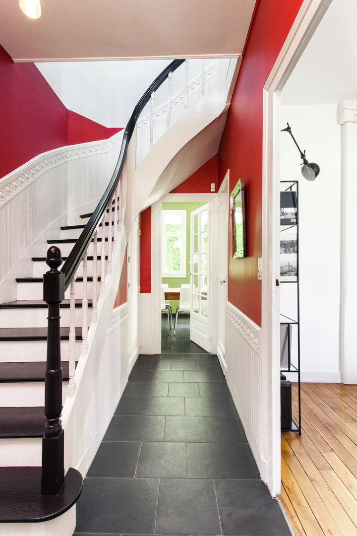 Rénovation d'une maison Tourangelle, MadaM Architecture MadaM Architecture Eclectic style corridor, hallway & stairs